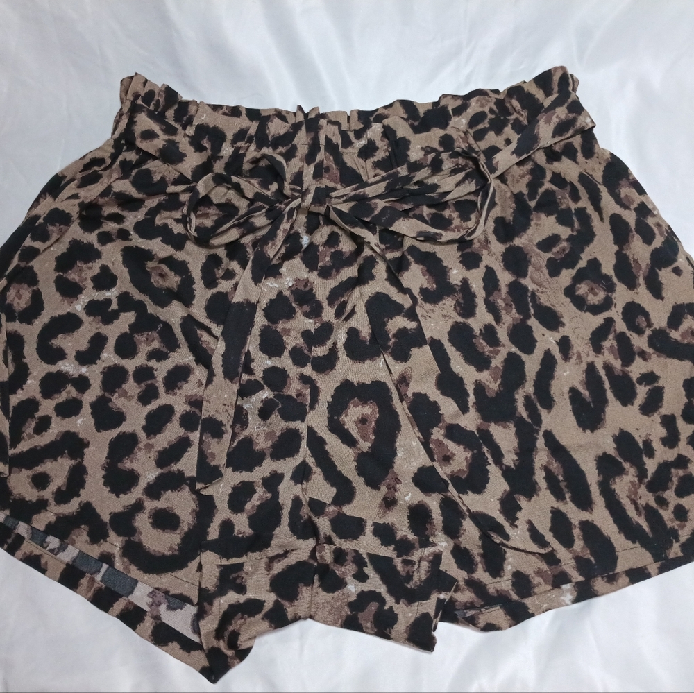 Leopard Print Pleated Skirt - Black and Tan